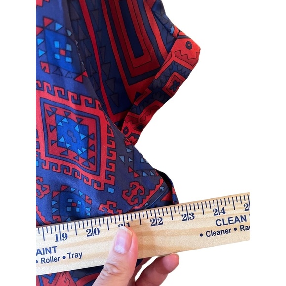 NWT Lucky Brand Red Blue Geometric VNeck Blouse Silk ShortSleeve Large - Picture 3 of 9